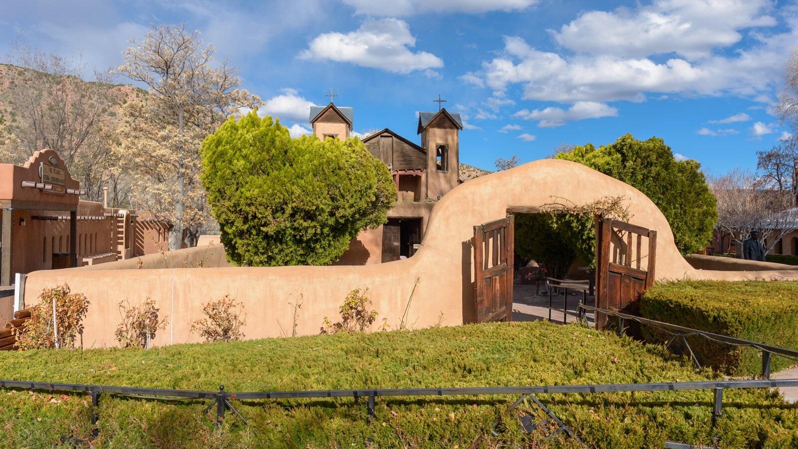 miraculous-healing-dirt-at-el-sanctuario-de-chimayo