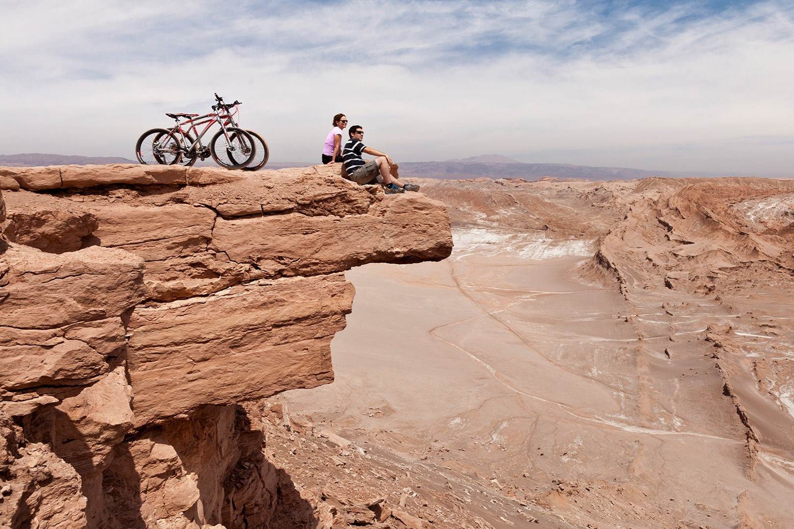mountain-biking-adventure-in-atacamas-valle-de-la-luna