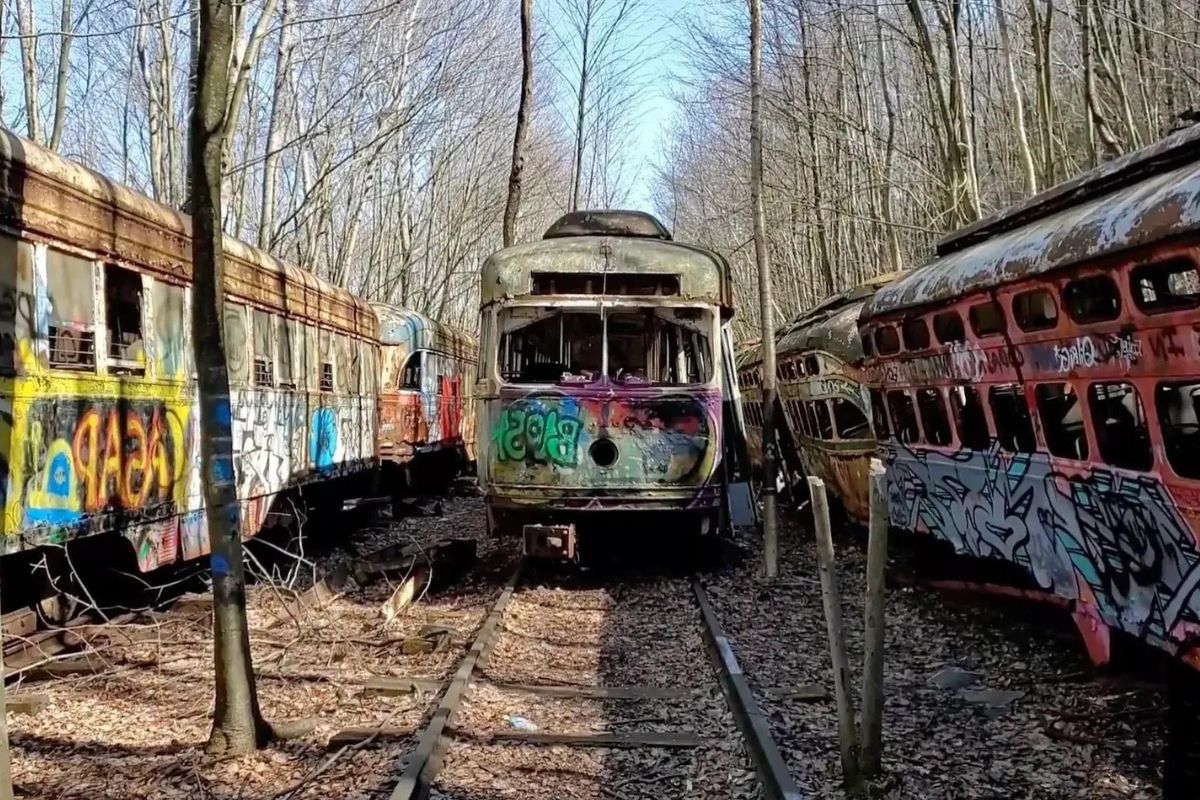 Mysteries-Of-The-Streetcars8217-Hidden-Graveyards mysteries-of-the-streetcars-hidden-graveyards