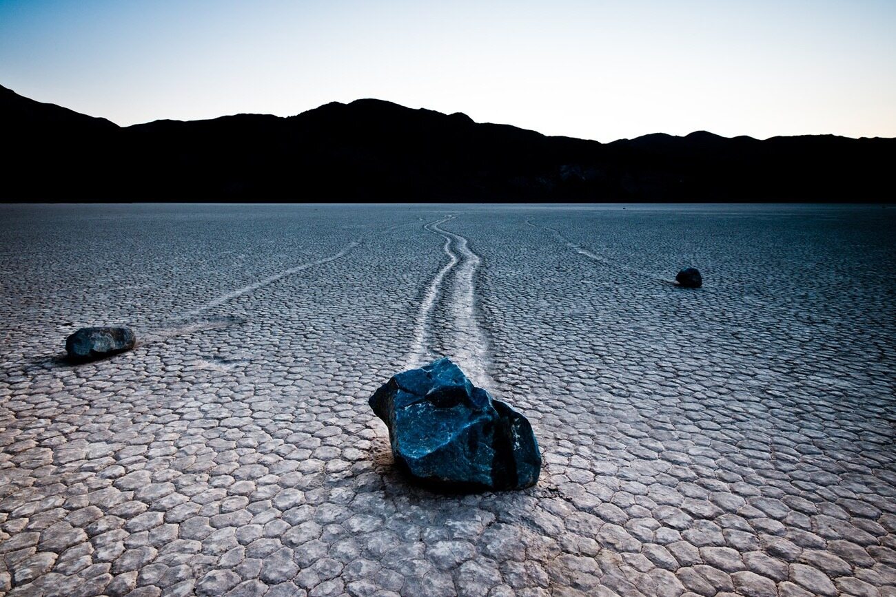 Mystery-Of-Racetrack-Playa8217s-Moving-Rocks mystery-of-racetrack-playas-moving-rocks