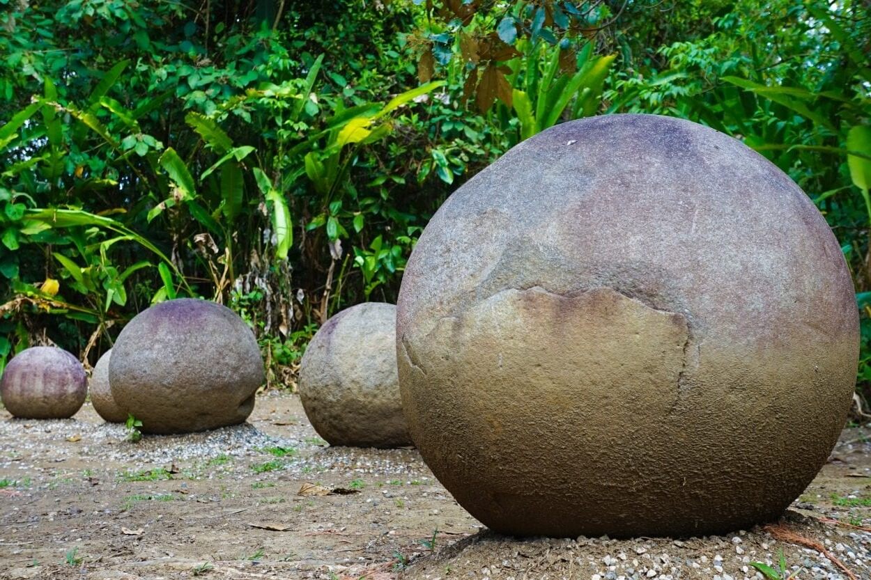 Mystery-Of-The-Spherical-Granite-Boulders-In-The-Ozarks mystery-of-the-spherical-granite-boulders-in-the-ozarks