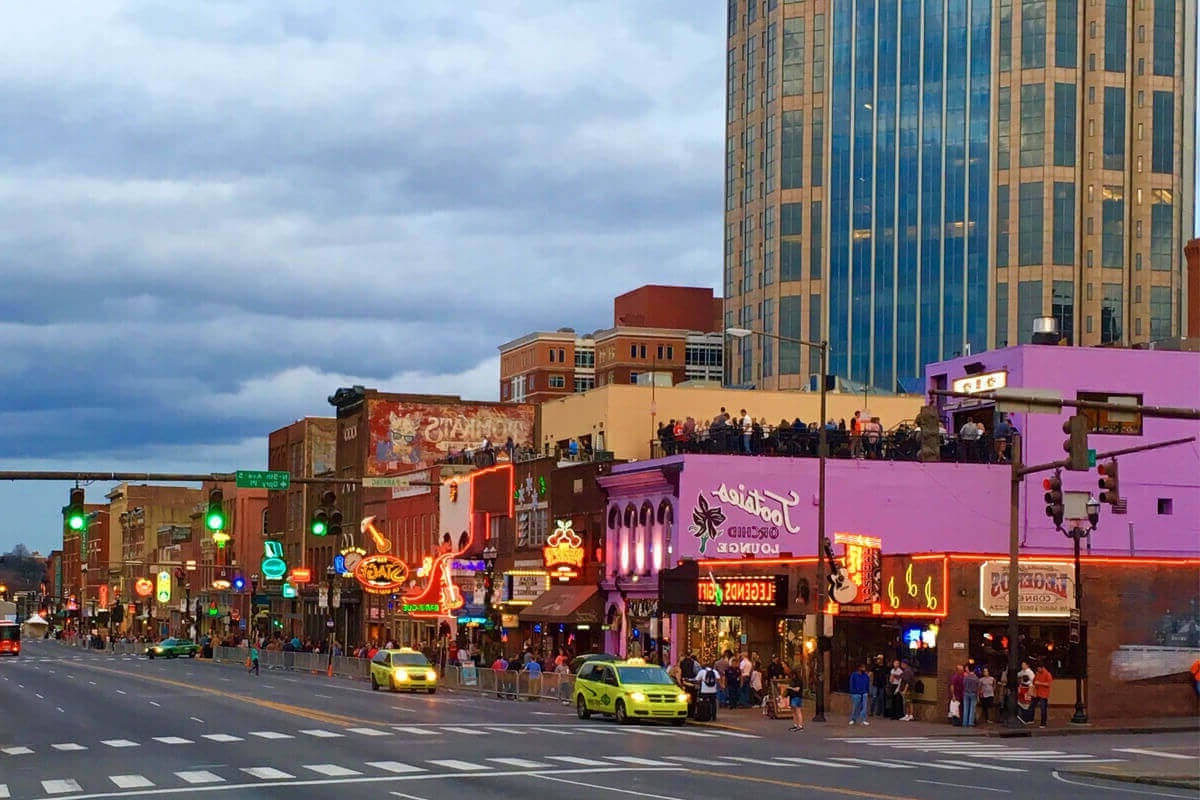 nashvilles-ultimate-honky-tonk-experience