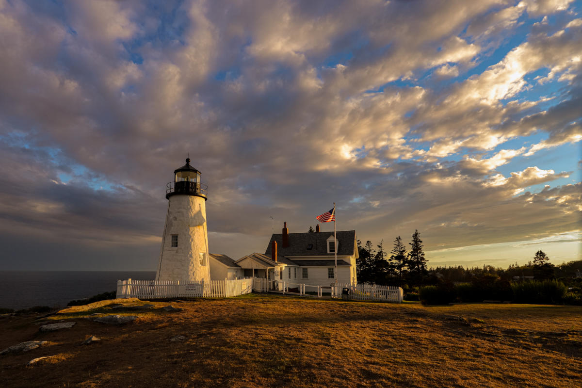 pemaquid-point-lighthouse-a-rocky-coastal-gem