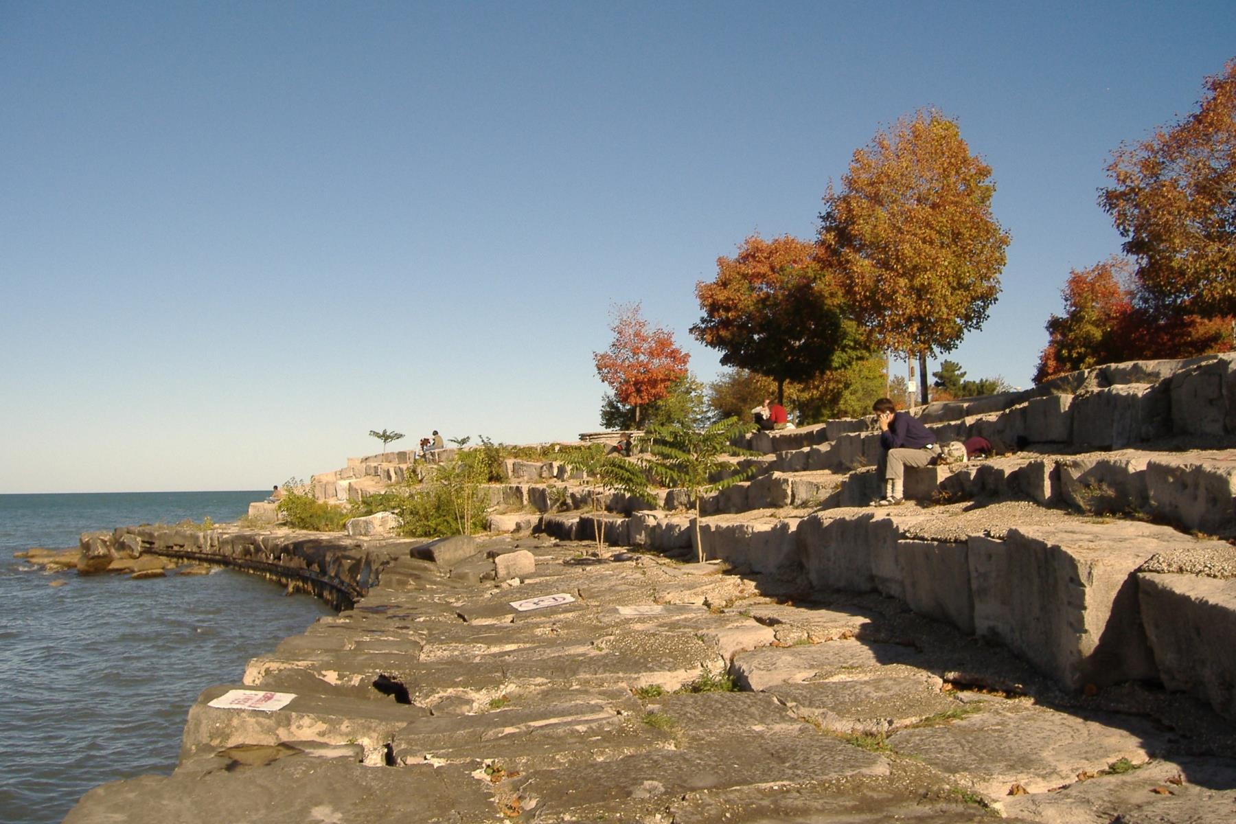 promontory-point-chicagos-lakeside-gem