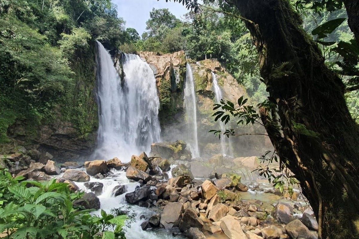 rappelling-adventure-at-nauyaca-waterfall-costa-rica