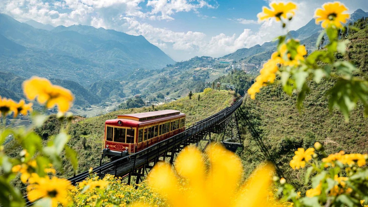 ride-the-majestic-rails-of-mountain-valley