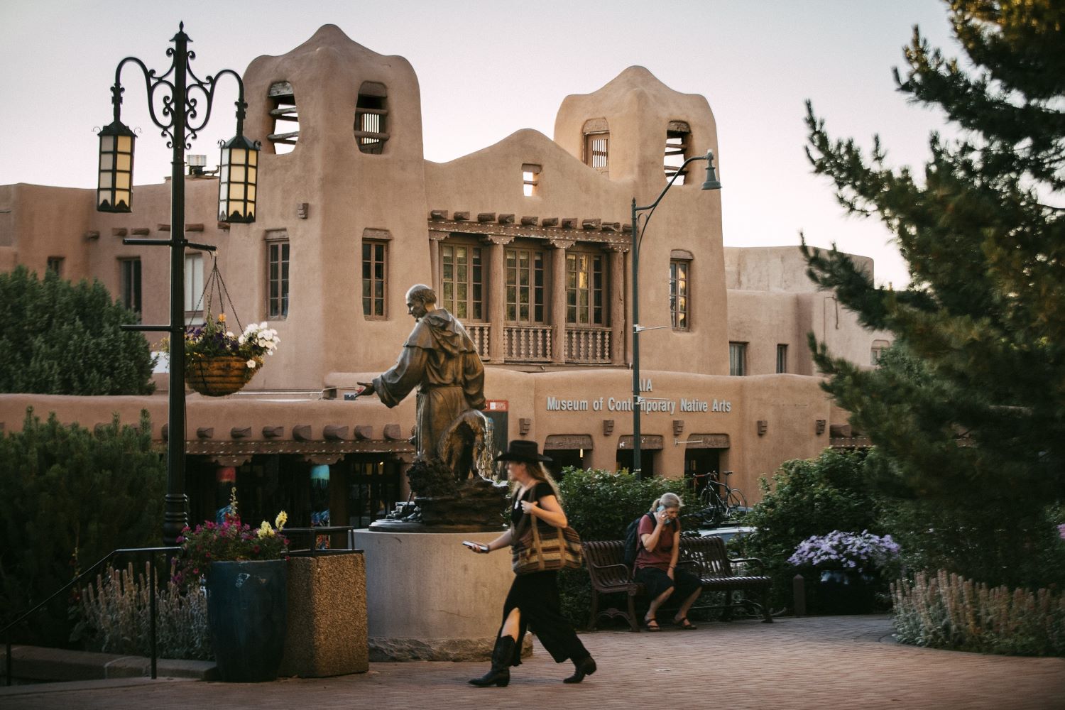 santa-fes-vibrant-iaia-native-arts-museum-awaits