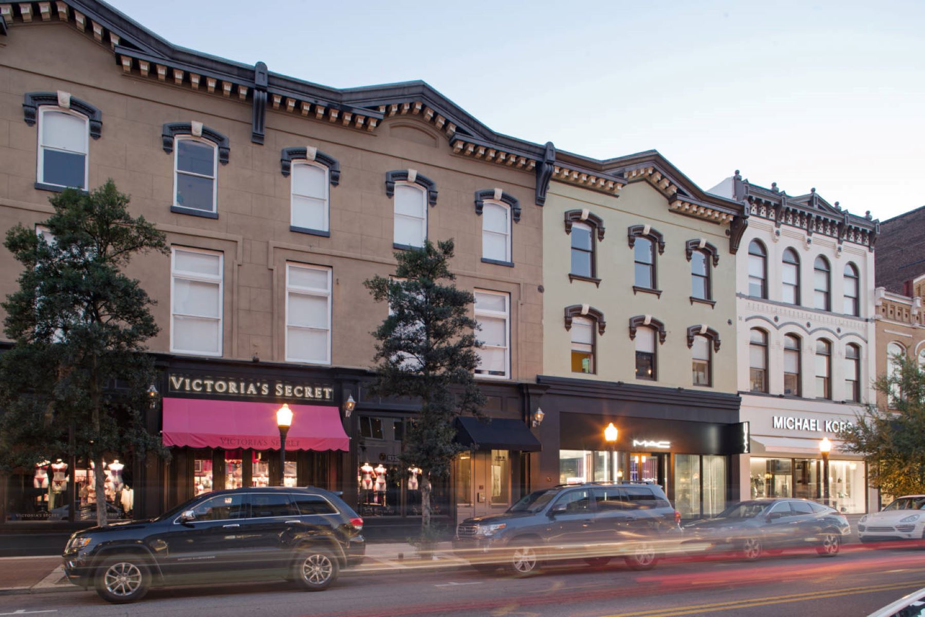 savannahs-broughton-street-shoppers-paradise