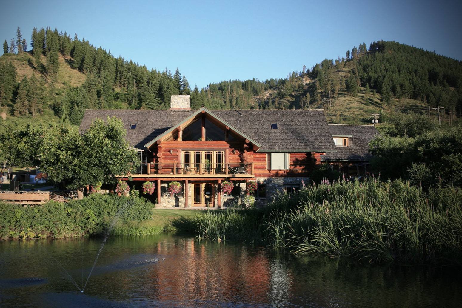 savor-the-magic-at-leavenworths-icicle-ridge-winery