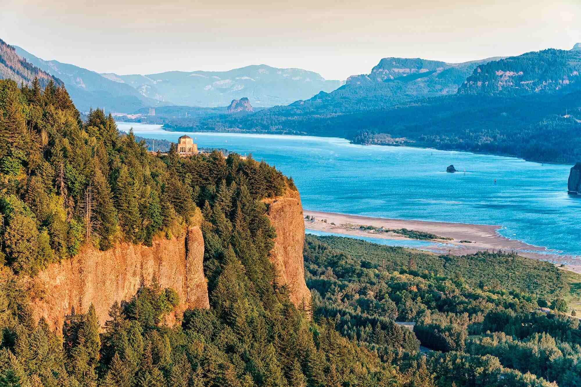 Secret-Columnar-Basalt-Wonders-Of-The-Columbia-River-Gorge secret-columnar-basalt-wonders-of-the-columbia-river-gorge
