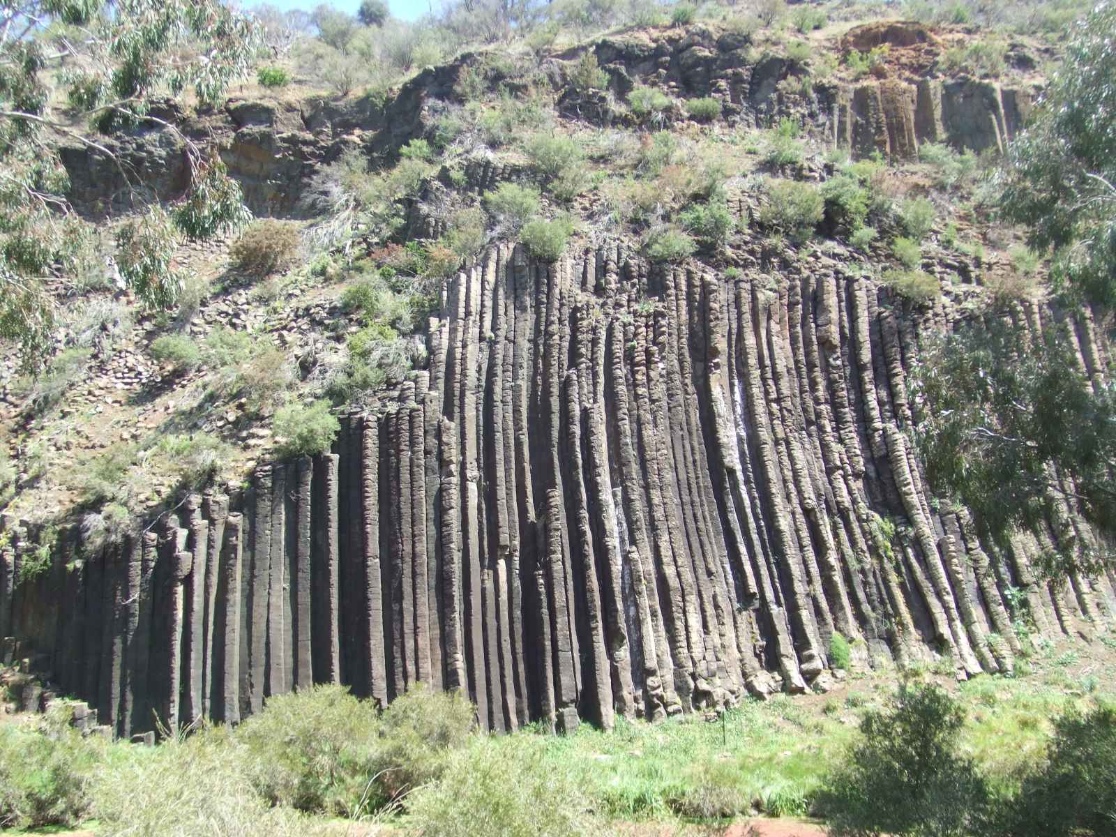 Secret-Pipe-Organs-In-Rock-Formations secret-pipe-organs-in-rock-formations