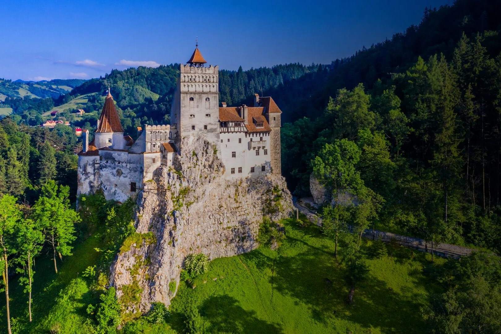 Secrets-Of-Transylvania8217s-Dracula-Castle-Tour secrets-of-transylvanias-dracula-castle-tour