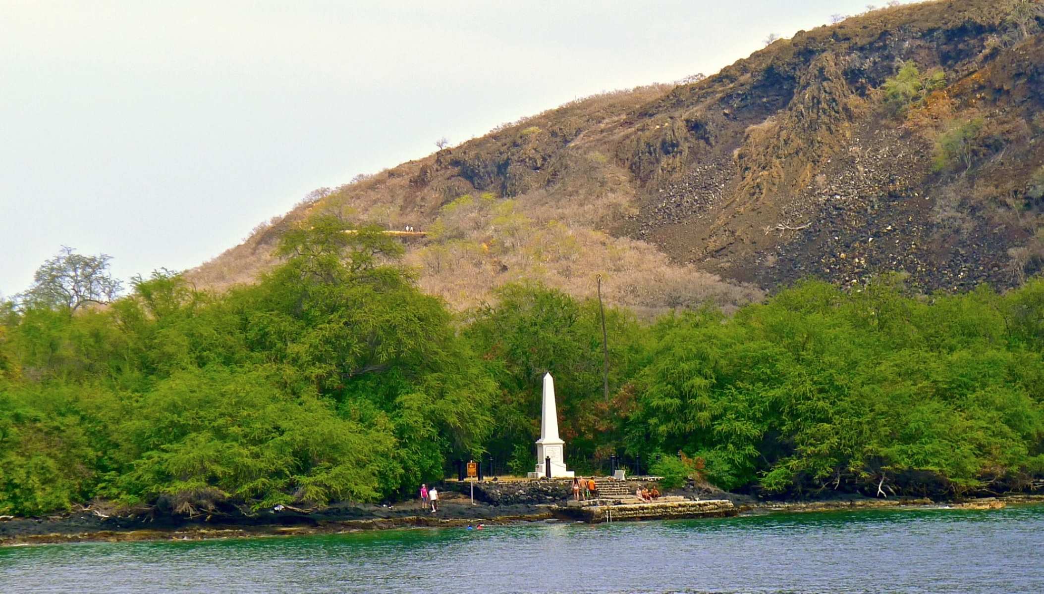 Snorkel-Adventure-At-Captain-Cook-Monument-In-Kealakekua-Bay snorkel-adventure-at-captain-cook-monument-in-kealakekua-bay