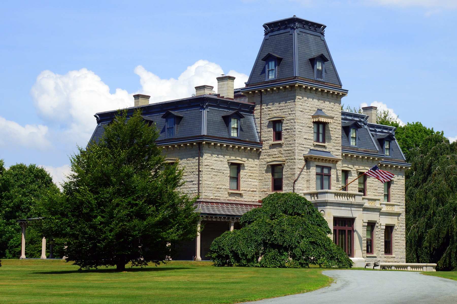 step-back-in-time-at-chateau-sur-mers-victorian-mansion