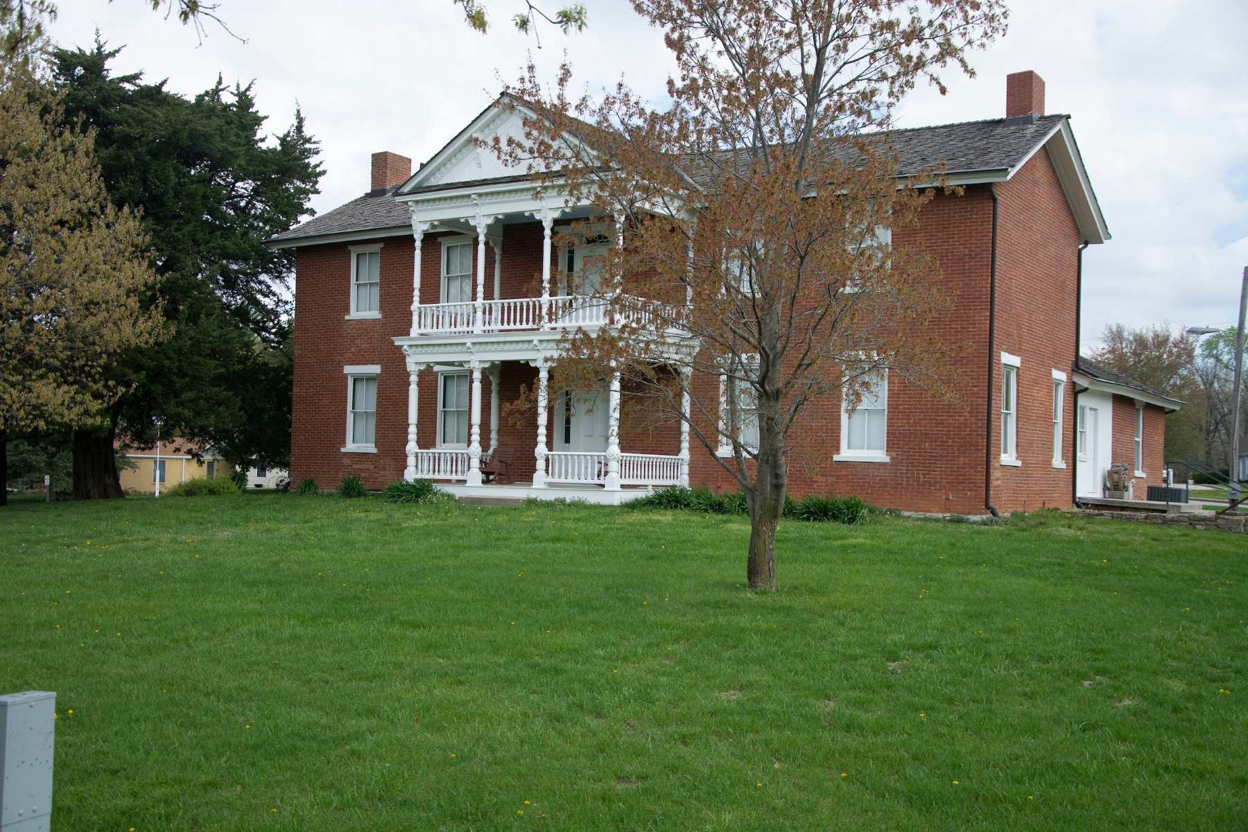 step-back-in-time-at-kansas-citys-grinter-place