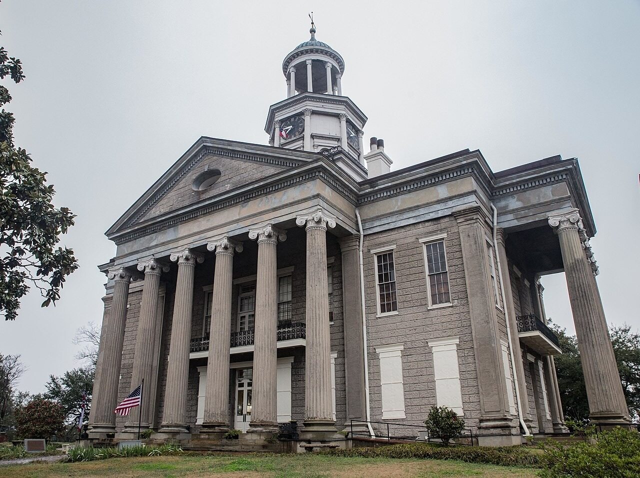 step-back-in-time-at-vicksburgs-old-court-house