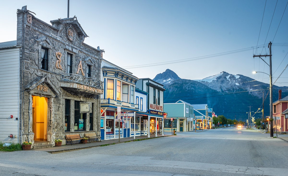 striking-gold-in-skagways-historic-klondike-district