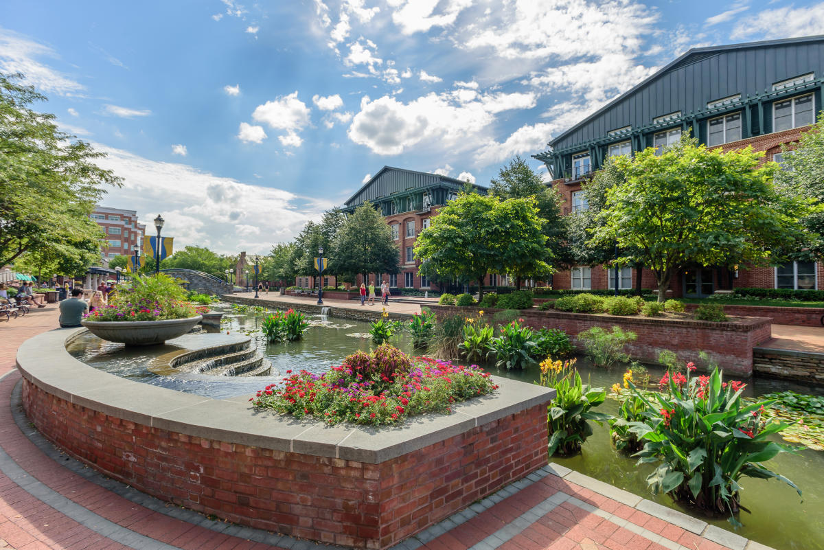 stroll-through-fredericks-scenic-carroll-creek-park
