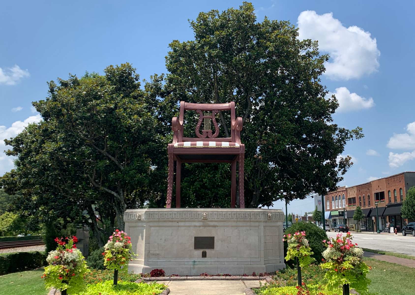 thomasvilles-giant-chair-marvel