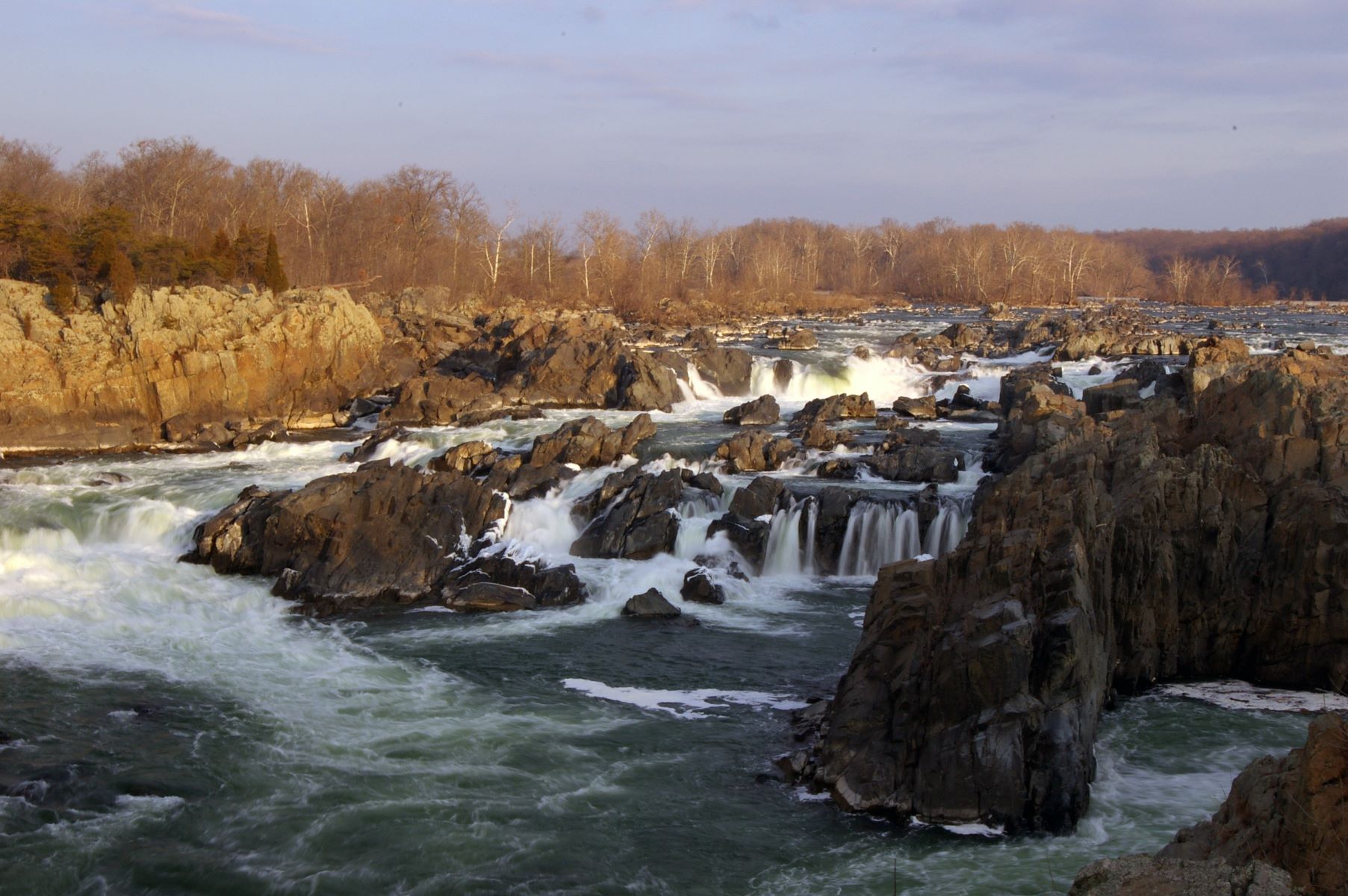 thrill-at-great-falls-parks-potomac-river-rapids