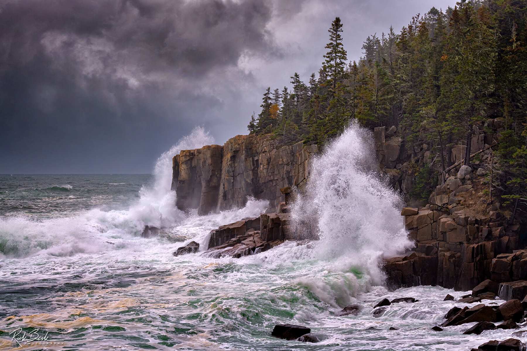 thrill-of-heights-at-acadias-otter-cliff