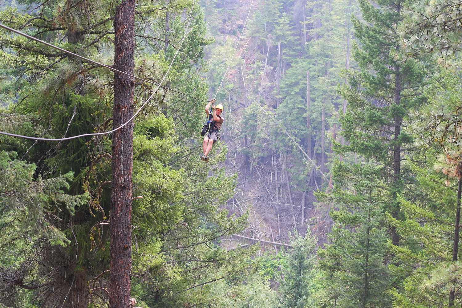 thrill-ride-at-leavenworths-ski-hill-zip-line