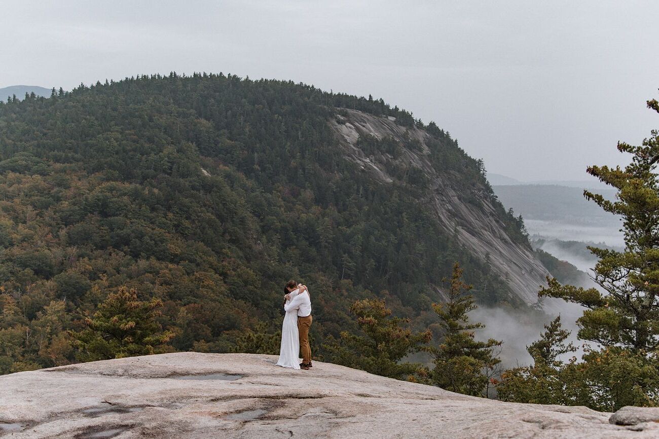 thrilling-heights-at-cathedral-ledge-in-echo-lake-state-park