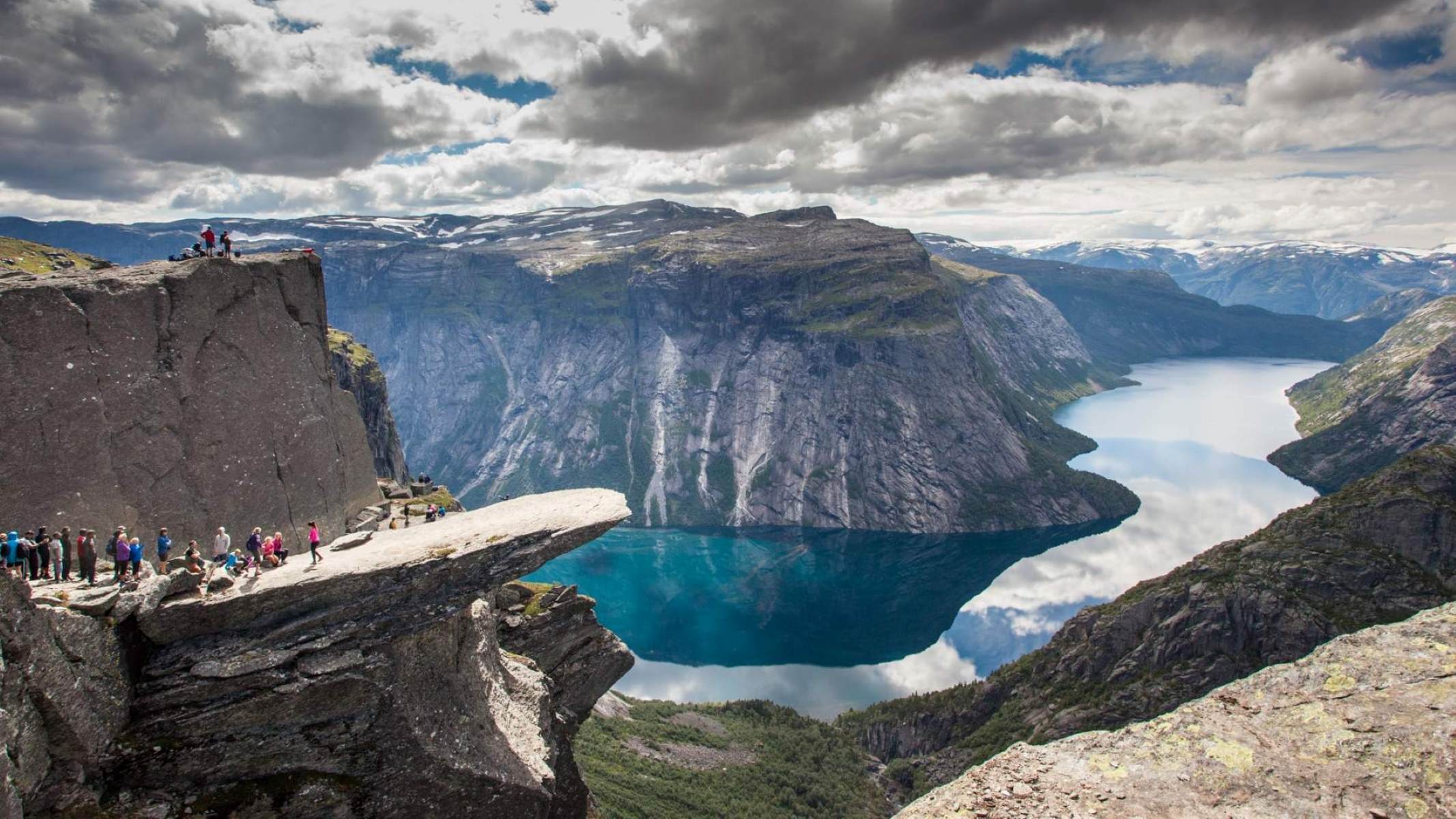 Trolltunga-Norway-Fjord-Yoga-Experience trolltunga-norway-fjord-yoga-experience