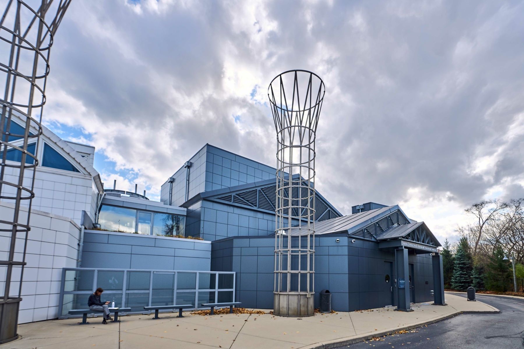 unforgettable-moments-at-illinois-holocaust-museum