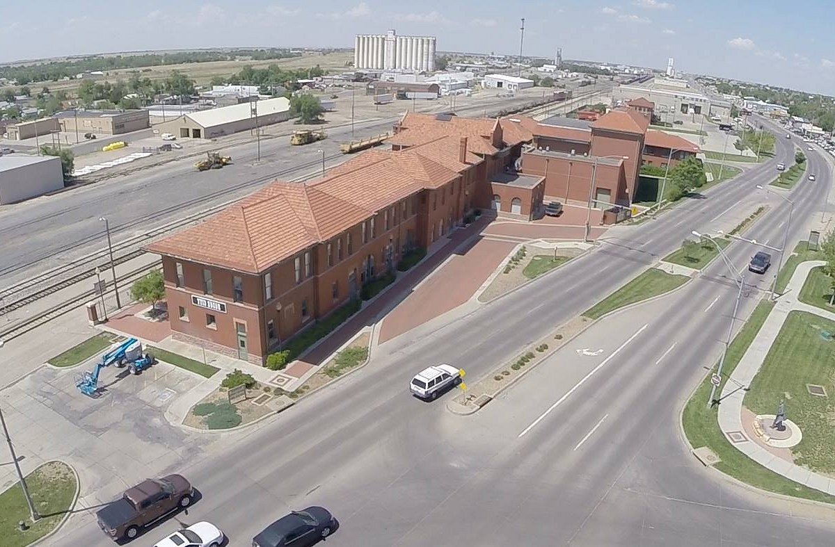 unforgettable-performances-at-dodge-citys-depot-theater