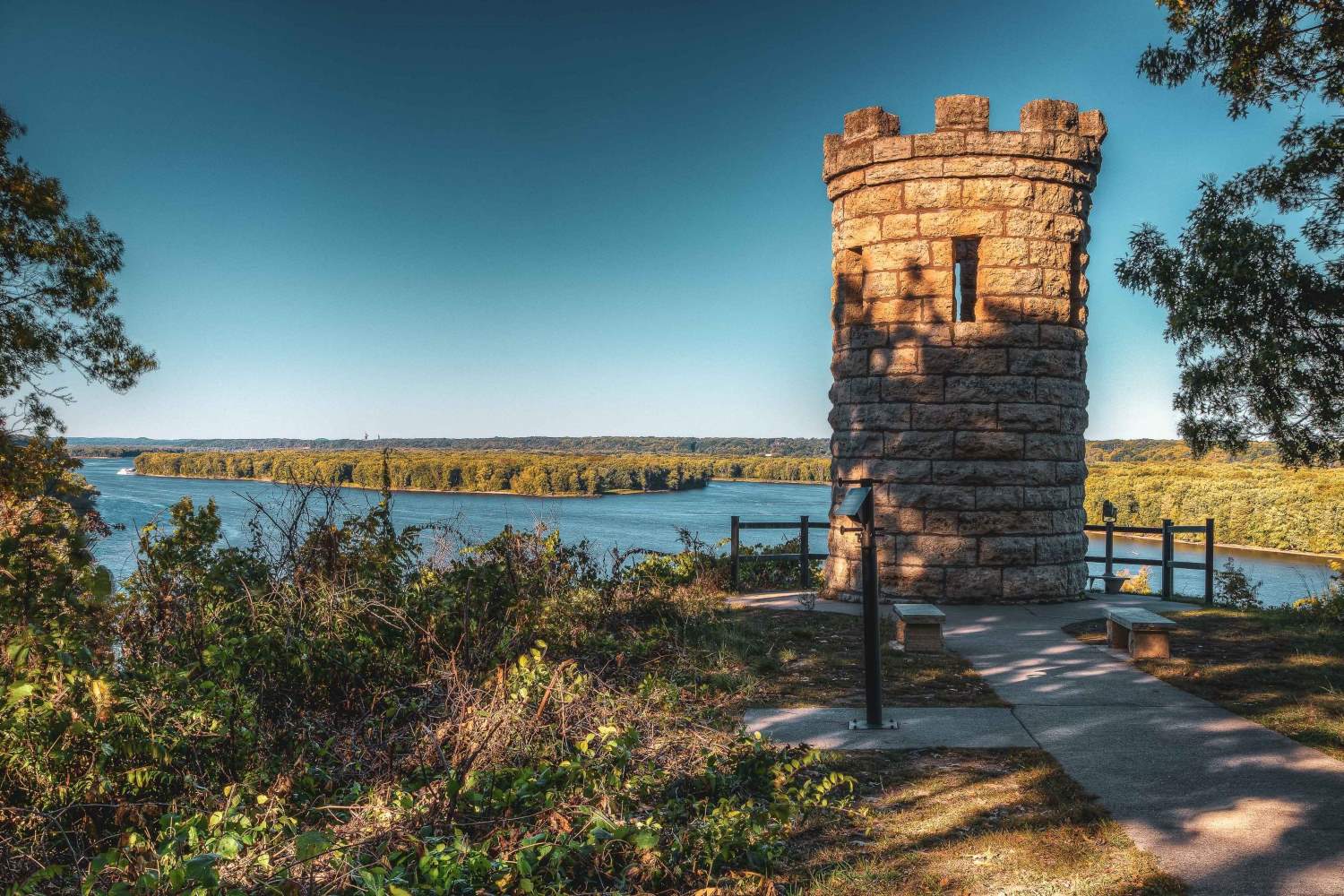 unveil-mysteries-at-julien-dubuque-monument