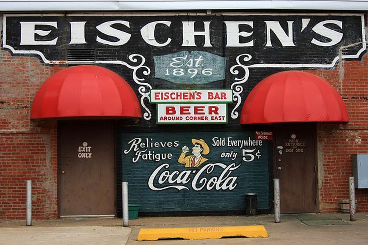 unveil-the-charm-of-gearys-eischens-bar