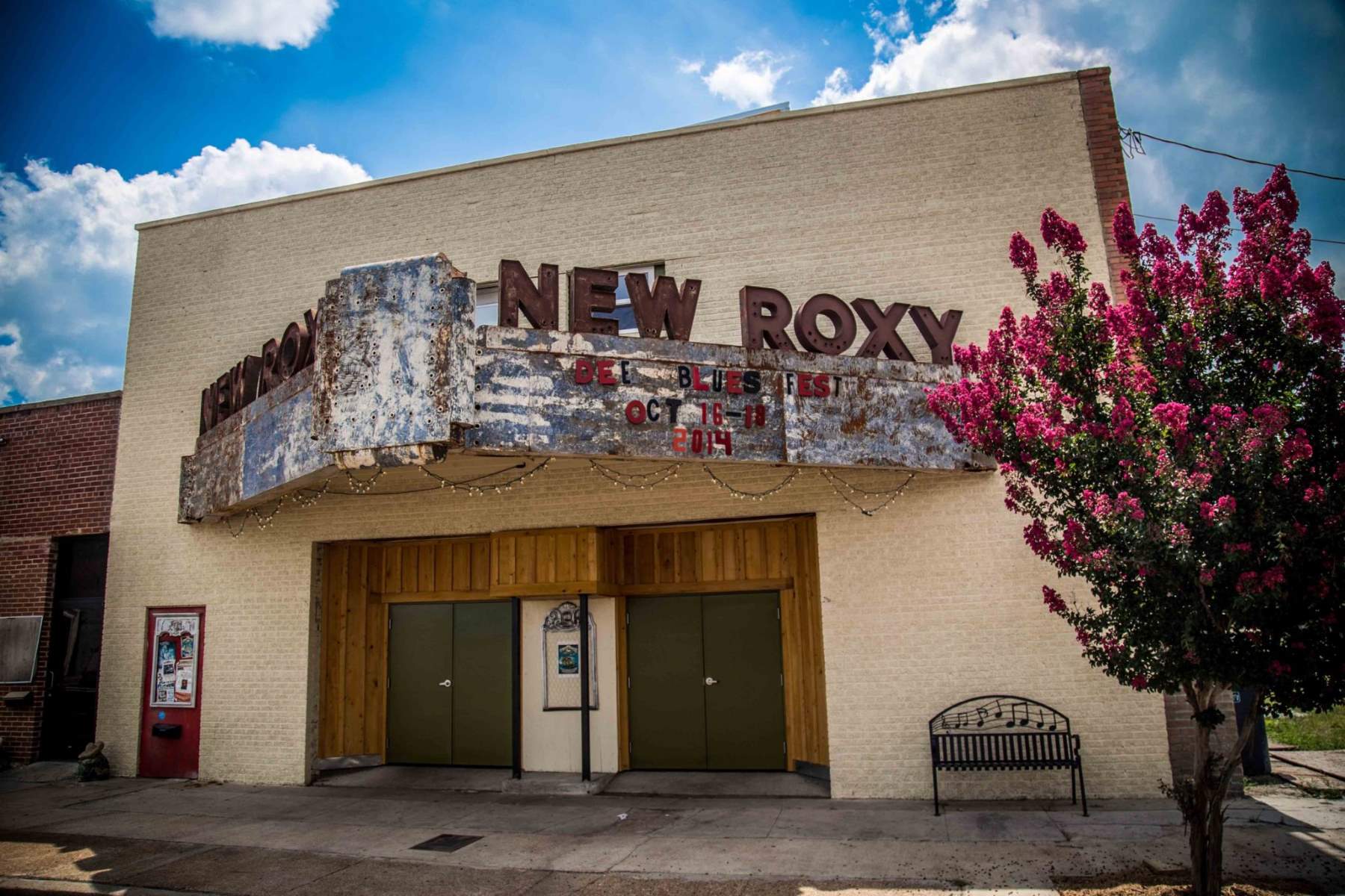 unveil-the-magic-of-clarksdales-new-roxy