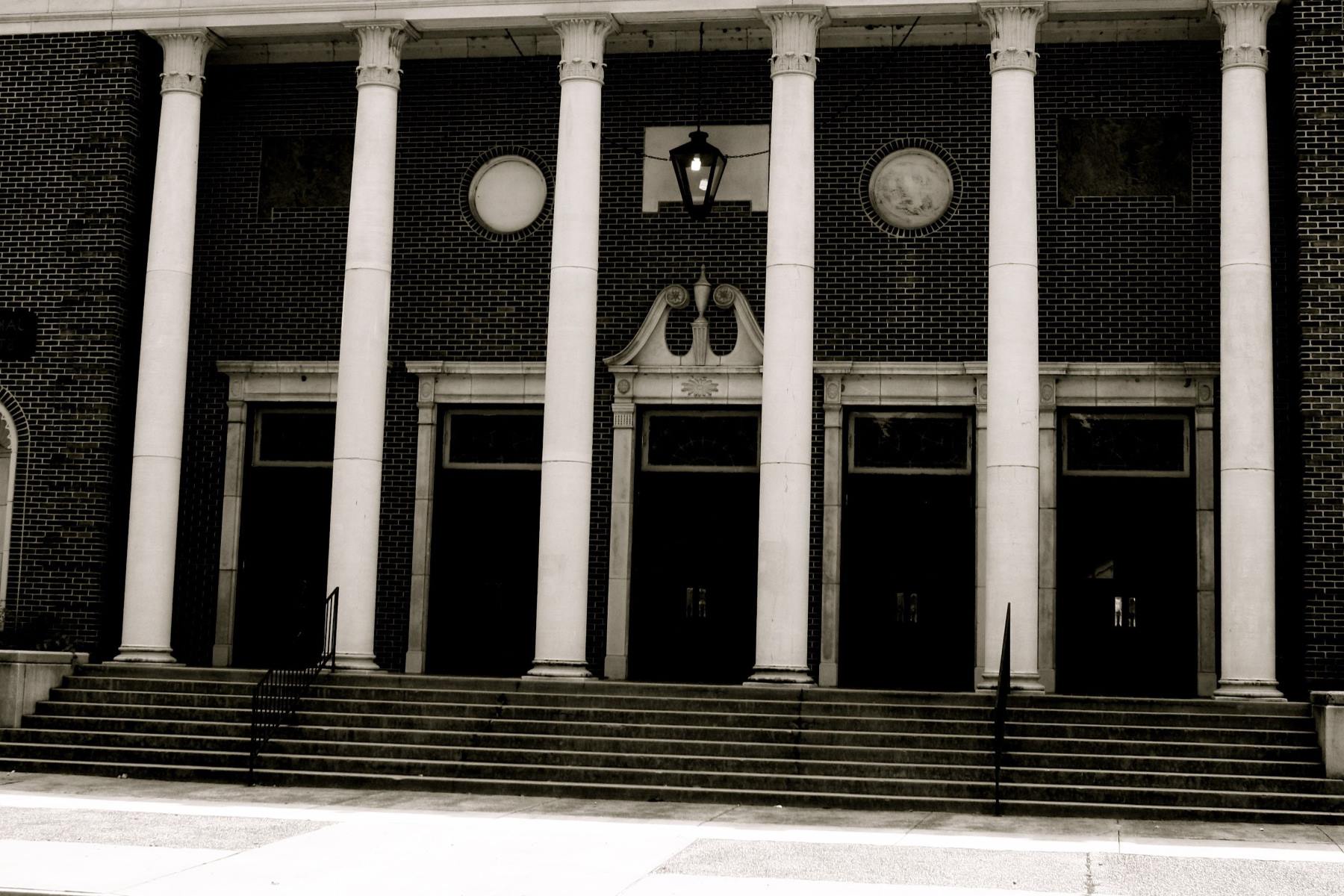 unveil-the-magic-of-greenvilles-e-e-bass-cultural-arts-center