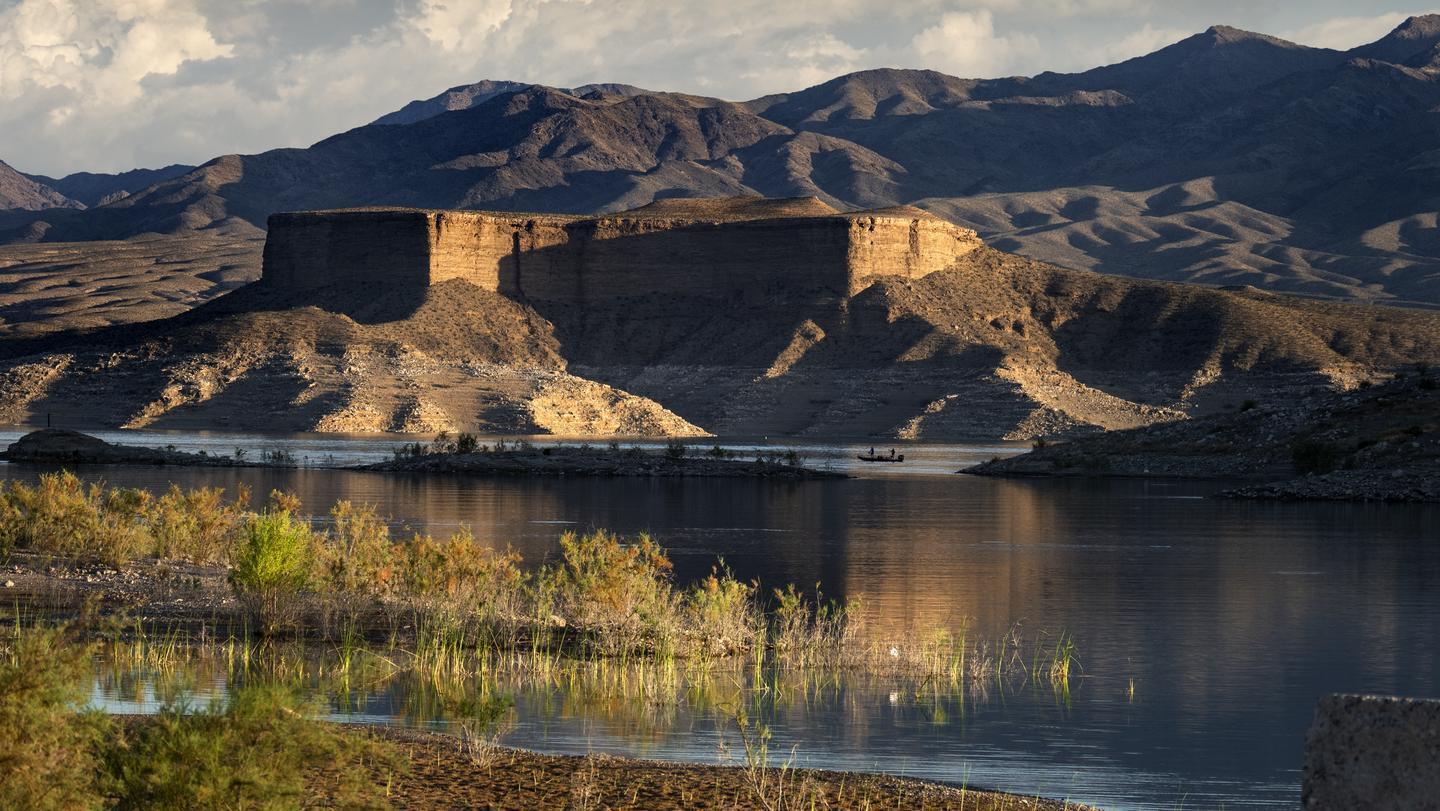 unveil-the-magic-of-lake-meads-temple-bar-marina