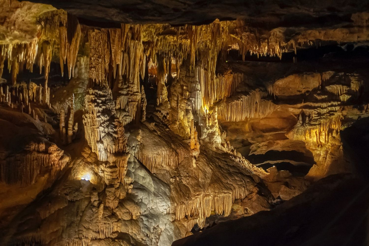 unveil-the-magic-of-luray-caverns