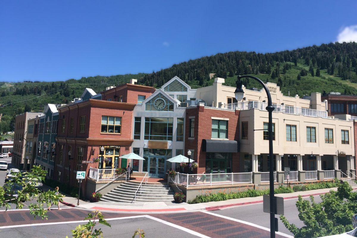 unveil-the-magic-of-salt-lake-citys-the-gateway