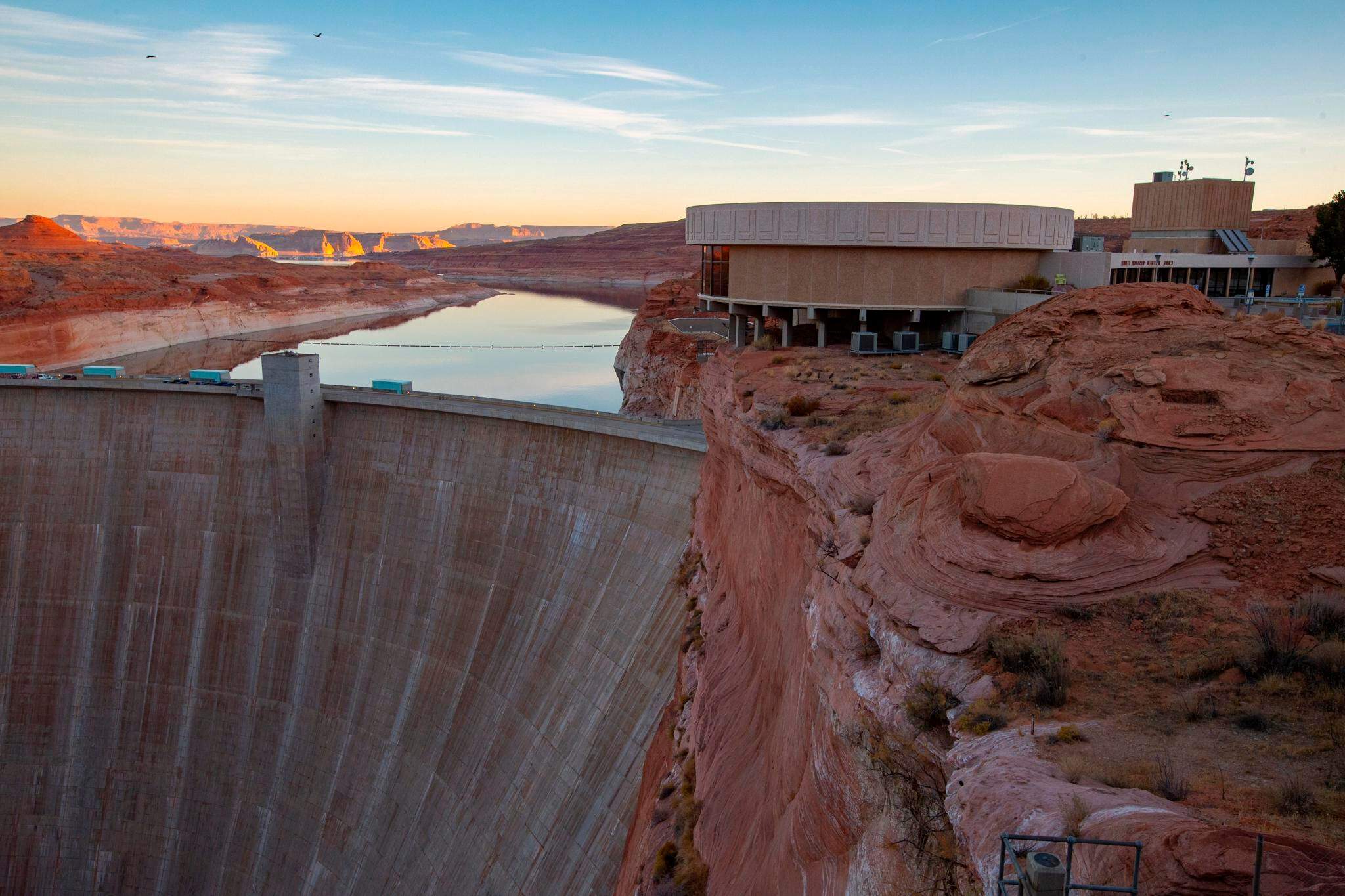 unveil-the-wonders-of-glen-canyon-dams-carl-hayden-center