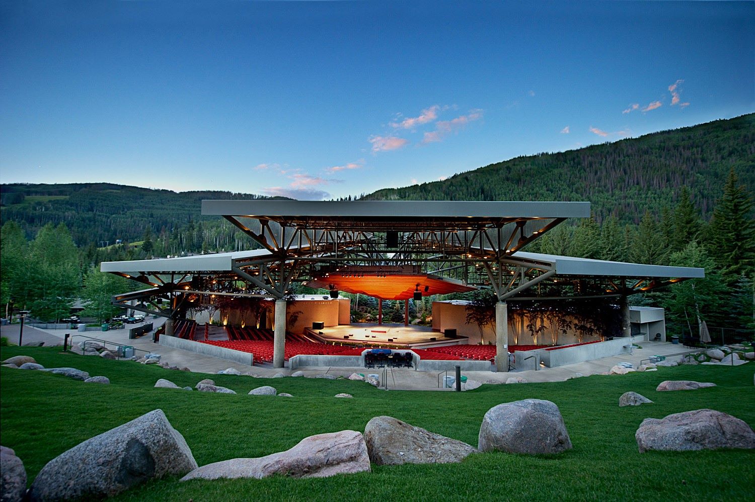 vails-iconic-gerald-r-ford-amphitheater-awaits-you