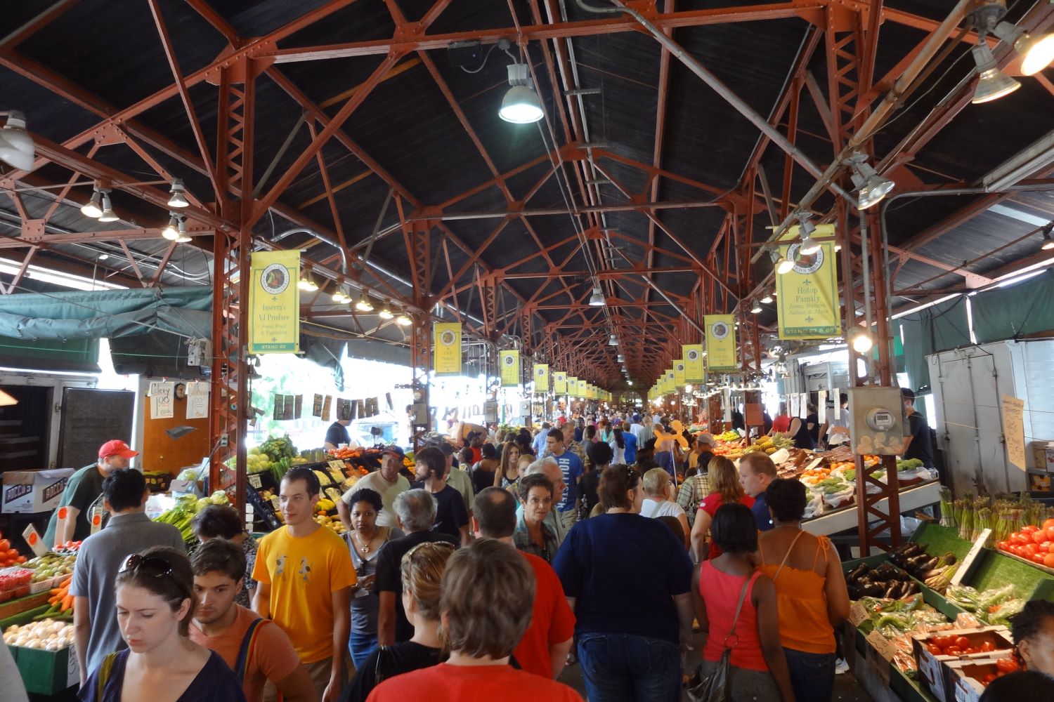 vibrant-delights-at-st-louis-soulard-farmers-market