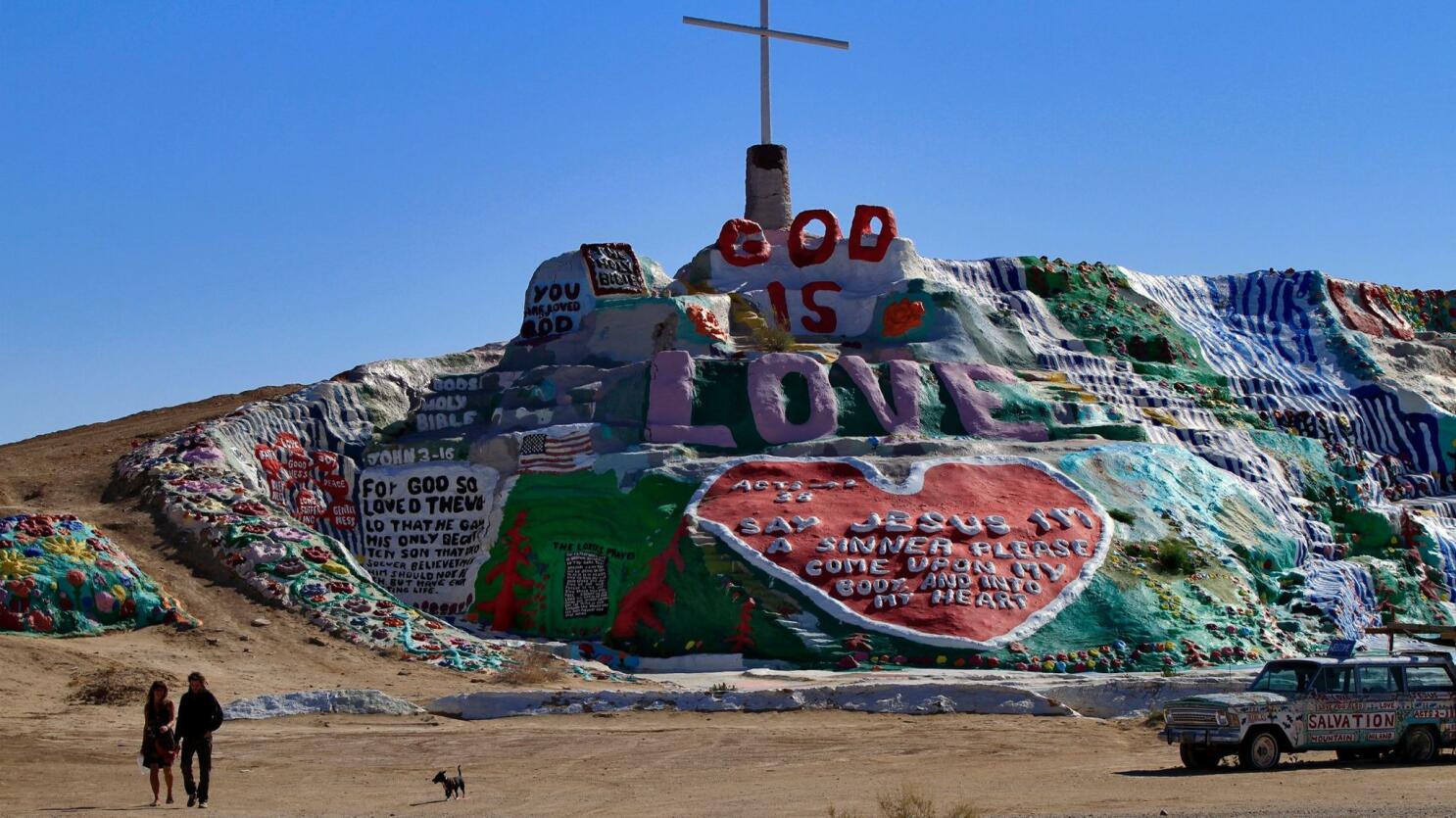 vibrant-wonders-of-salvation-mountains-desert-art