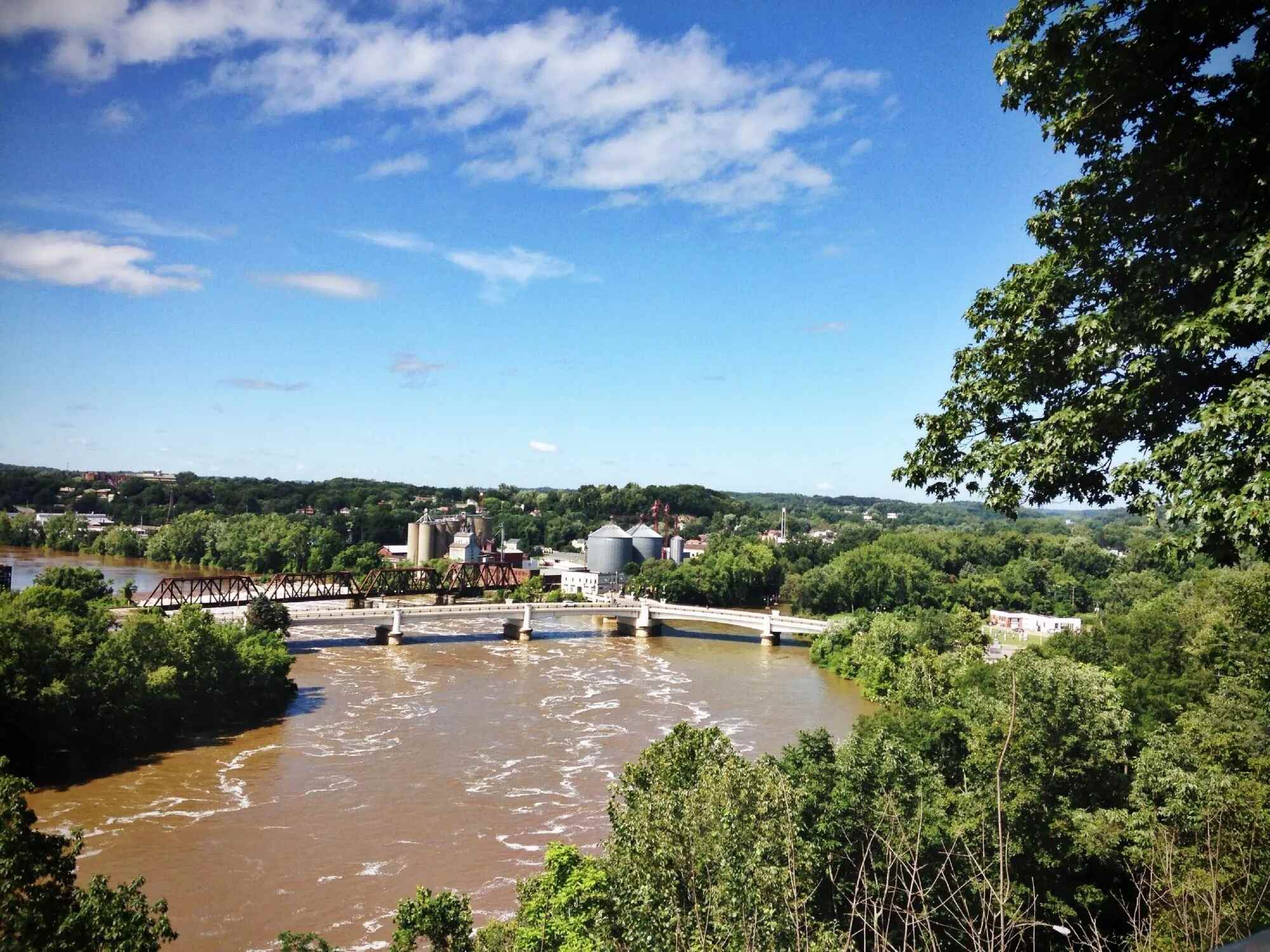 zanesvilles-unique-y-bridge-adventure-awaits