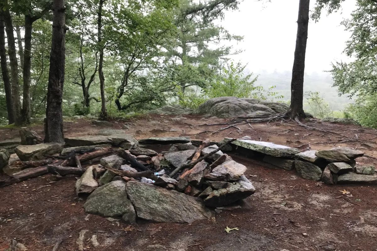 adventure-awaits-at-snake-den-state-parks-historic-farm