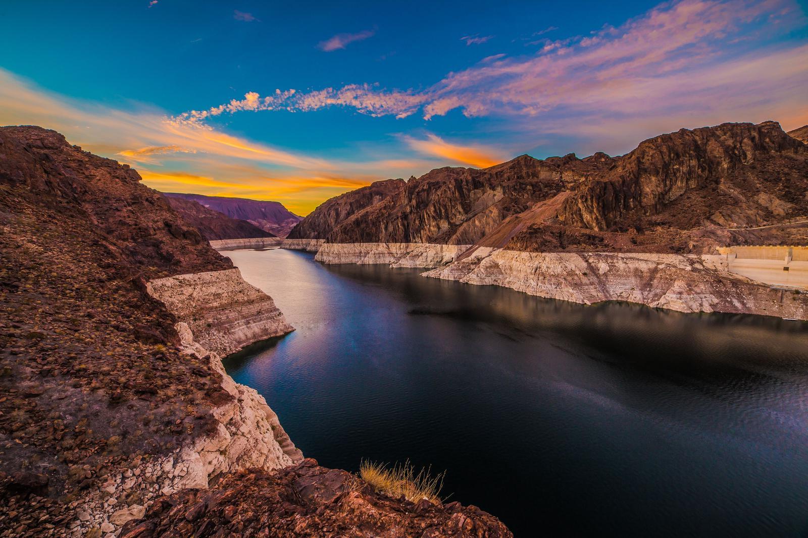 adventures-await-at-lake-meads-scenic-shores