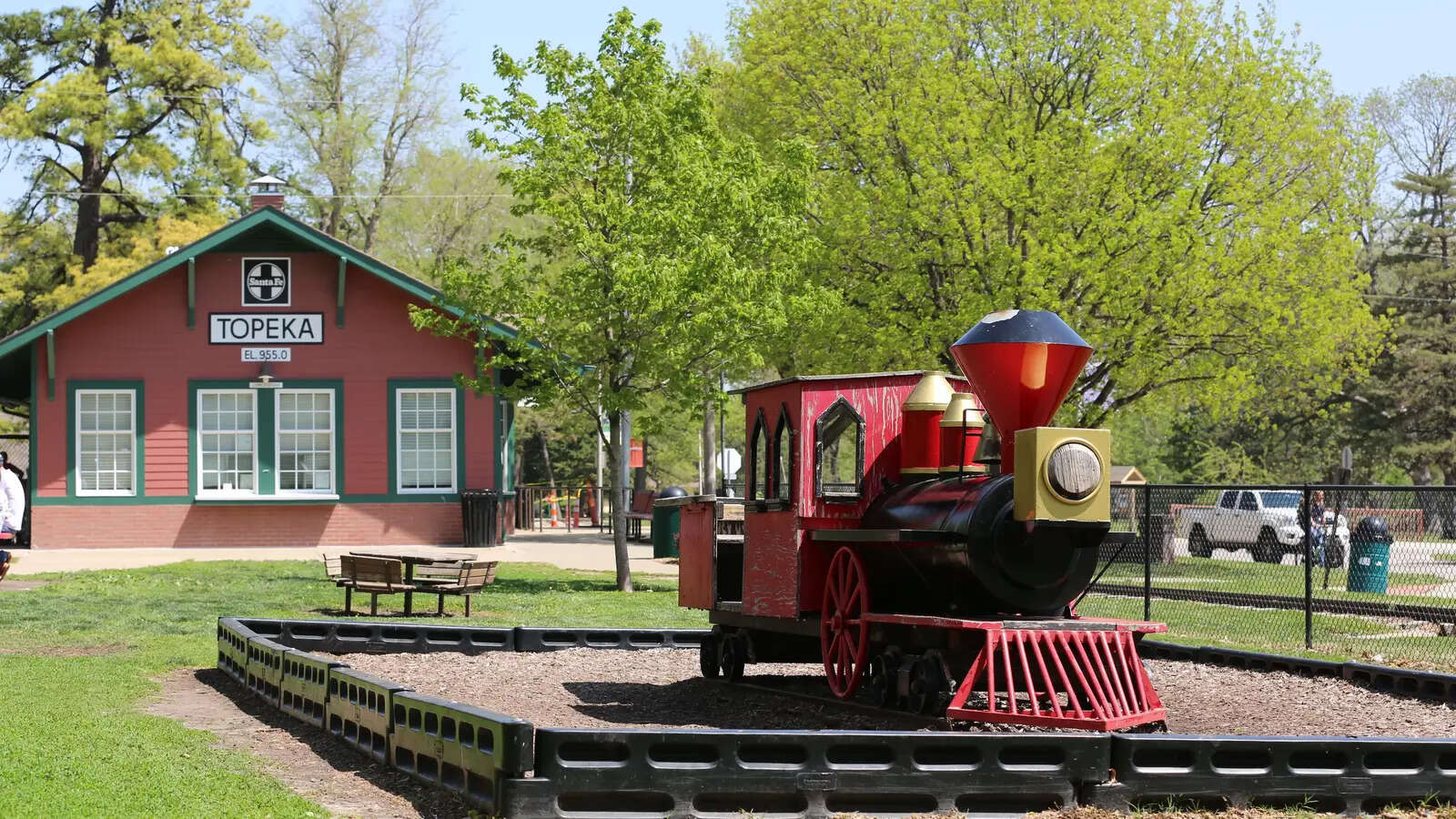 all-aboard-the-gage-park-mini-train-adventure