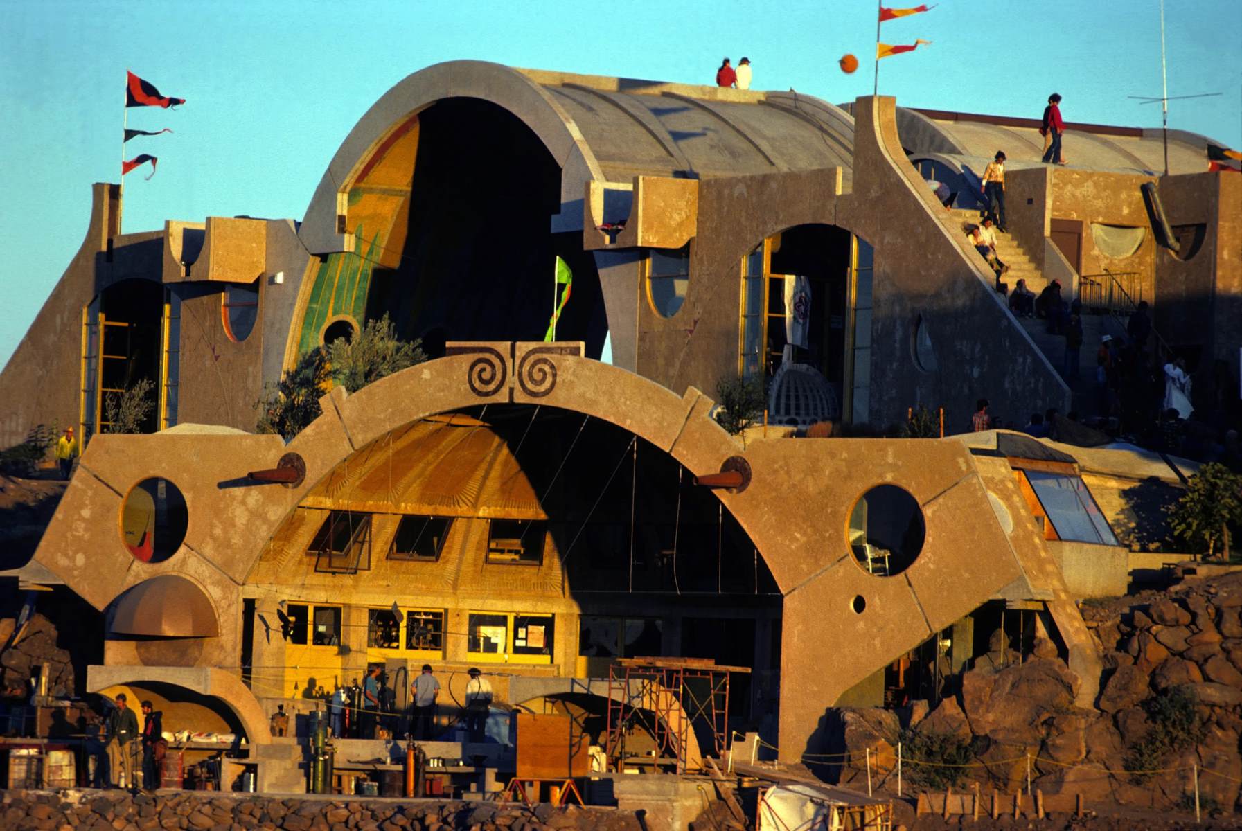 Arizona8217s-Secret-Arcosanti-Where-Architecture-Meets-Ecology arizonas-secret-arcosanti-where-architecture-meets-ecology