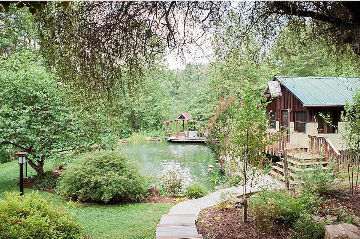 ashevilles-hidden-artist-retreats