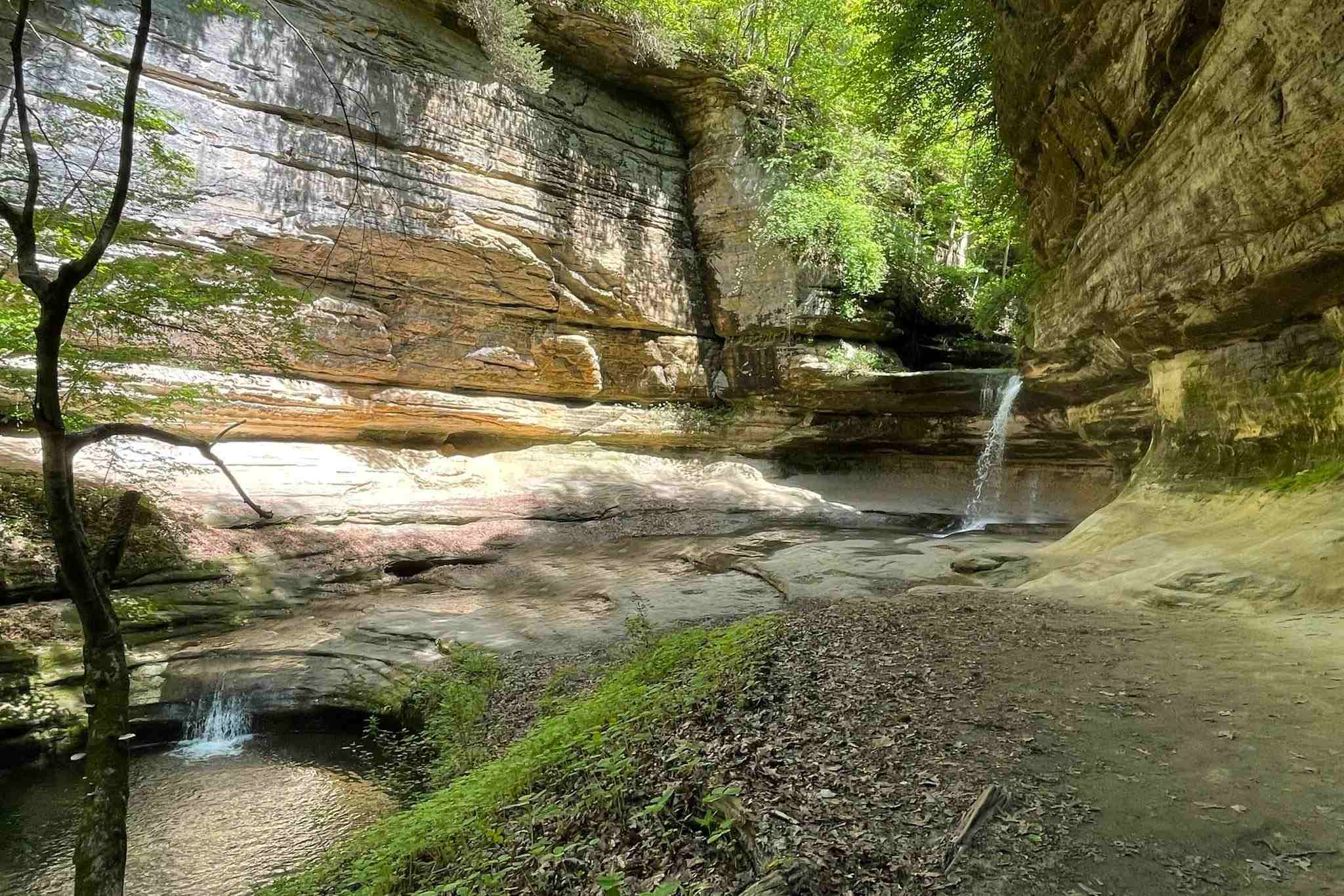 canyons-and-waterfalls-adventure-at-starved-rock-state-park