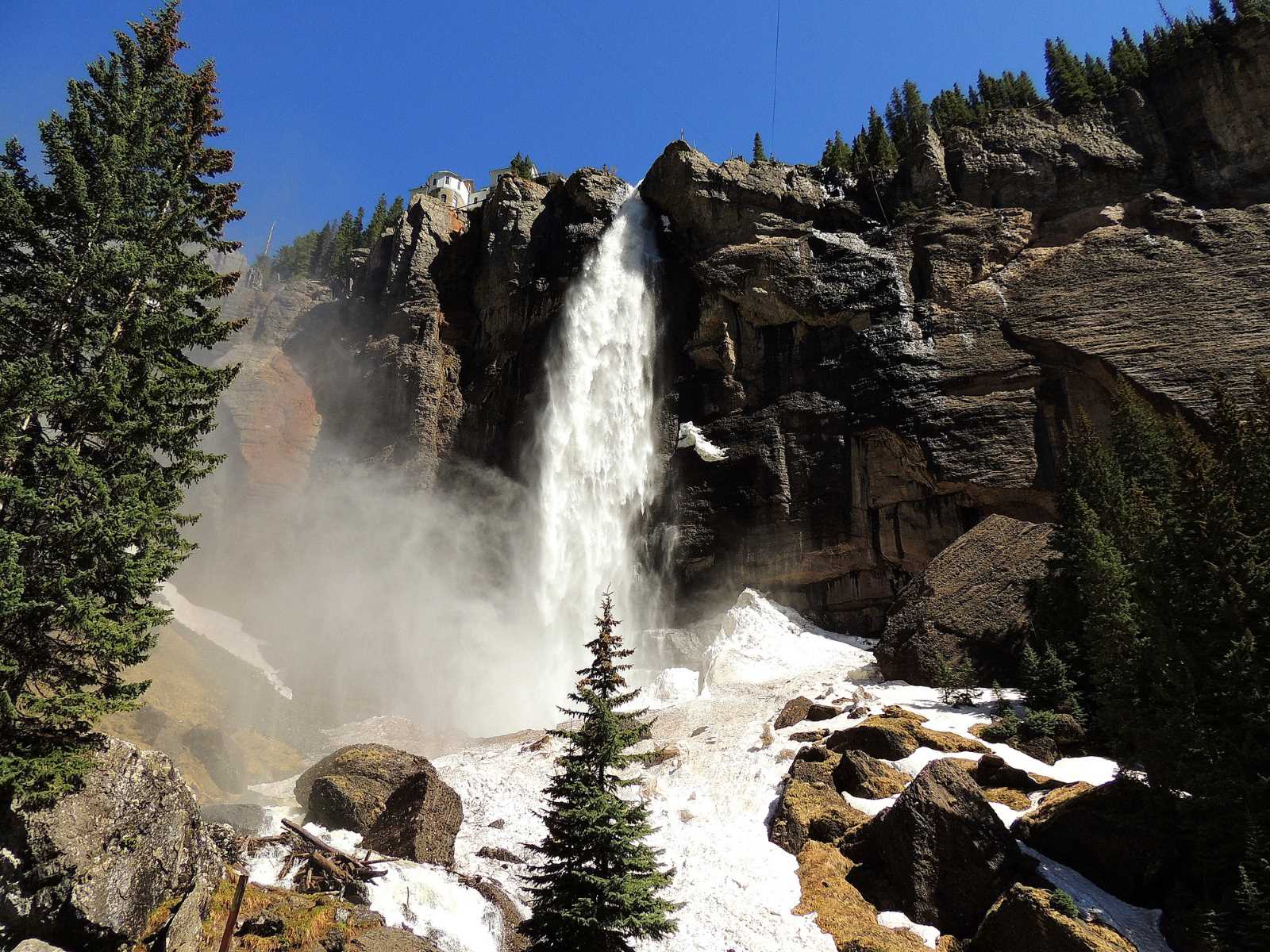 chasing-thrills-at-tellurides-bridal-veil-falls