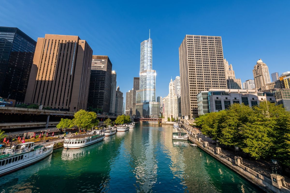 chicago-riverwalk-urban-oasis-awaits